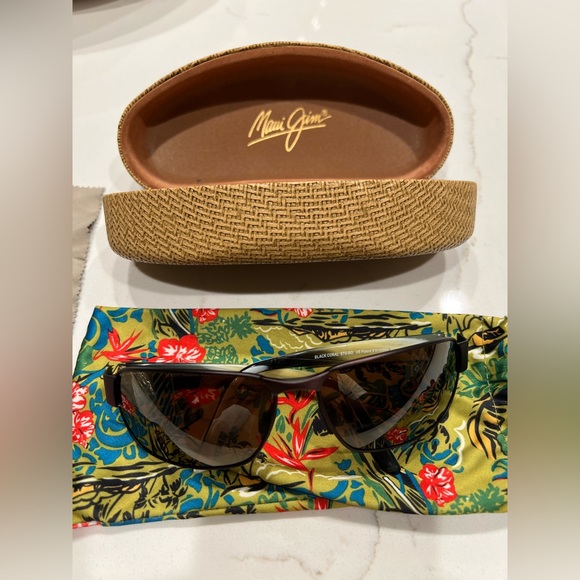 Maui Jim Sunglasses MD-249-19M Black Corral Polarized - Picture 1 of 3